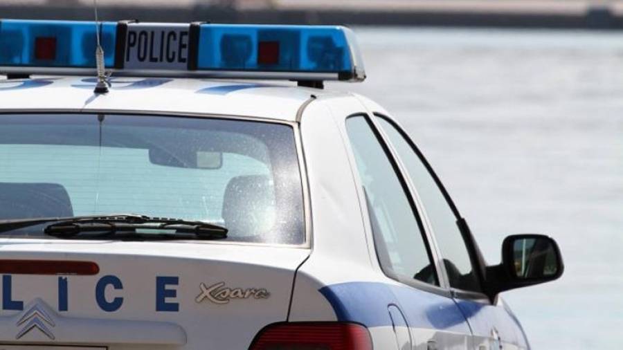 Πυρκαγιά σε μάντρα αυτοκινήτων στη λεωφόρο Βουλιαγμένης