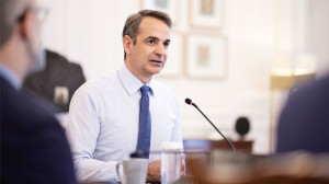 «Σειρήνες» στα αυτιά του Μητσοτάκη για αλλαγή εκλογικού νόμου
