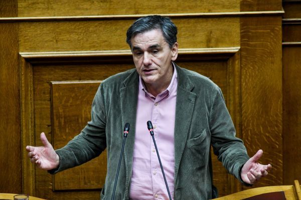 Ο Τσακαλώτος και η μόδα της τσαλάκας