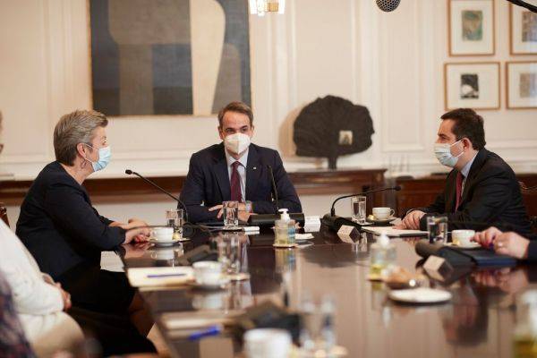 Μητσοτάκης για μεταναστευτικό: Σημαντική πρόοδος σε όρους αποσυμφόρησης των νησιών