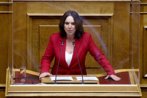 Βέττα: Οι εργαζόμενοι στον τουρισμό πληρώνουν την αδιαφορία της κυβέρνησης