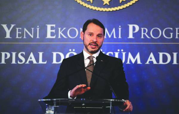 Τουρκία: Ο Αλμπαϊράκ επέστρεψε στη δημοσιότητα και απειλεί με μηνύσεις