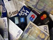 ΥΠΟΙΚ: Εξετάζει ρύθμιση «ανάσα» για τους δανειολήπτες
