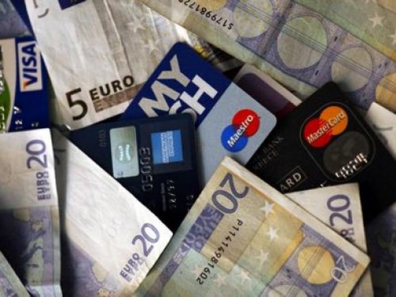 ΥΠΟΙΚ: Εξετάζει ρύθμιση «ανάσα» για τους δανειολήπτες