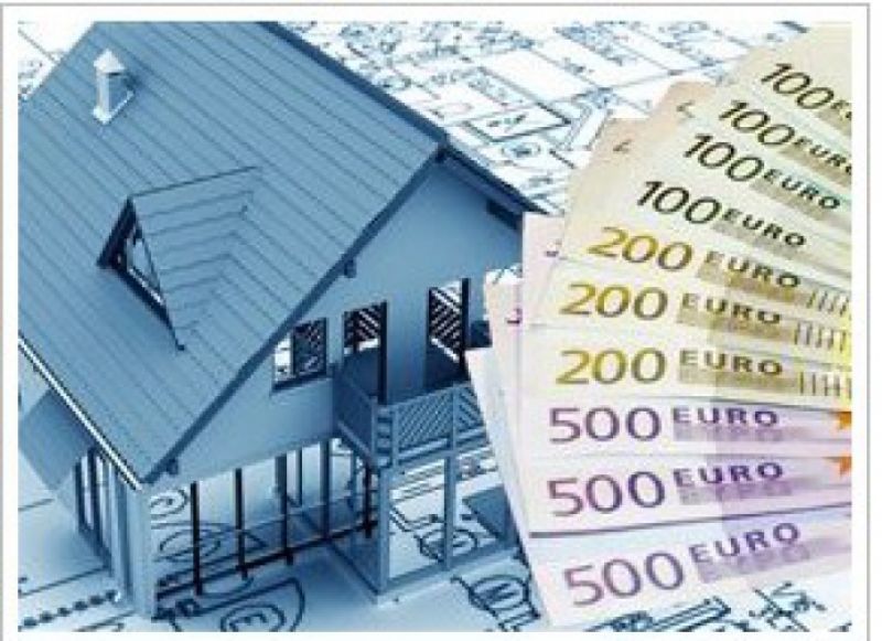 Νομοσχέδιο «τρία σε ένα» στη Βουλή: Πλειστηριασμοί, ΦΠΑ στην εστίαση, μέτρα είσπραξης