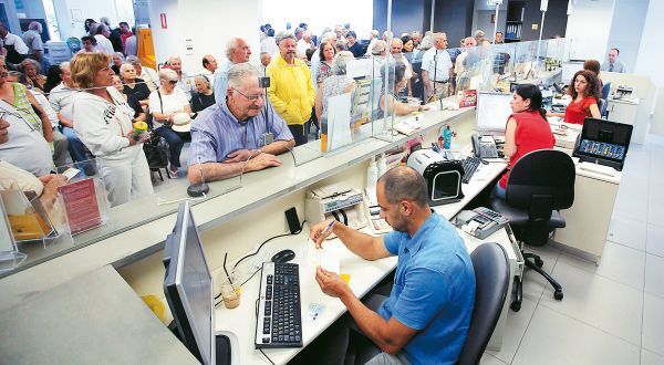 Πώς «ψαλιδίζουν» εφάπαξ και συντάξεις Δημοσίου-Παραδείγματα