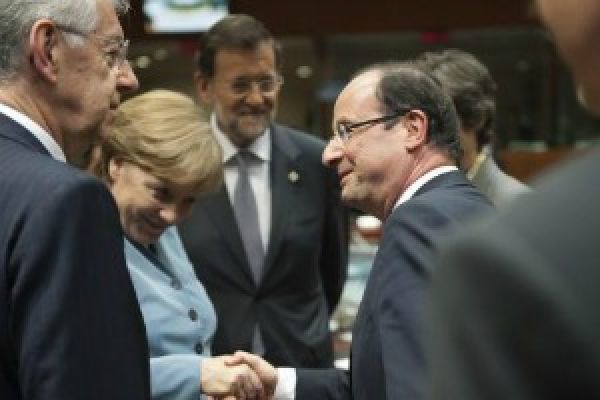 Αλλάζει πολιτική η Ευρώπη απέναντι στην κρίση χρέους;