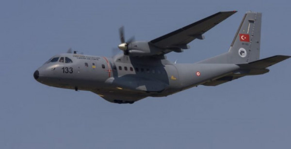 Μπαράζ παραβιάσεων στο Αιγαίο από δύο τουρκικά κατασκοπευτικά CN-235