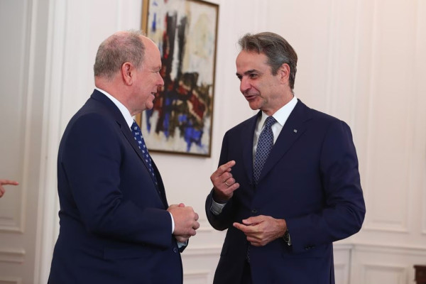 Μέγαρο Μαξίμου: Συνάντηση του Μητσοτάκη με τον Πρίγκιπα Αλβέρτο Β' του Μονακό