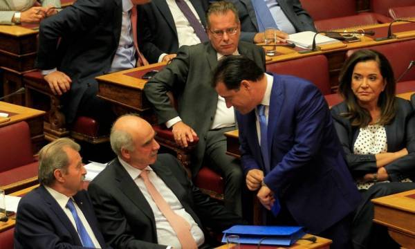 Ο Μεϊμαράκης θέλει τον Τσίπρα με Νόμπελ, ο Αδωνης τον βλέπει να… λιποθυμάει