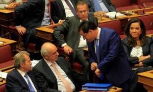 Ο Μεϊμαράκης θέλει τον Τσίπρα με Νόμπελ, ο Αδωνης τον βλέπει να… λιποθυμάει