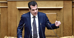 Μεταναστευτικό: Στη Βουλή οι νέες ρυθμίσεις με αντιδράσεις και νομικές επιφυλάξεις