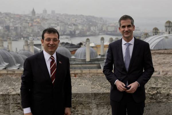 Στην Αθήνα ο δήμαρχος Κωνσταντινούπολης Εκρέμ Ιμάμογλου
