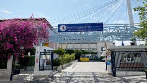 Επεισόδια στο ΠΑΔΑ: Εισβολή ομάδας με κράνη και βαριοπούλες – Δύο τραυματίες και προσαγωγές