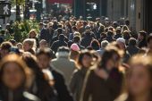 Έρευνα: Το 25% των ανθρώπων «απλώς τα βγάζει πέρα»