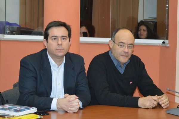 Δυό βουλευτές έχει η Χίος - και κατάφεραν να τρακάρουν μεταξύ τους!