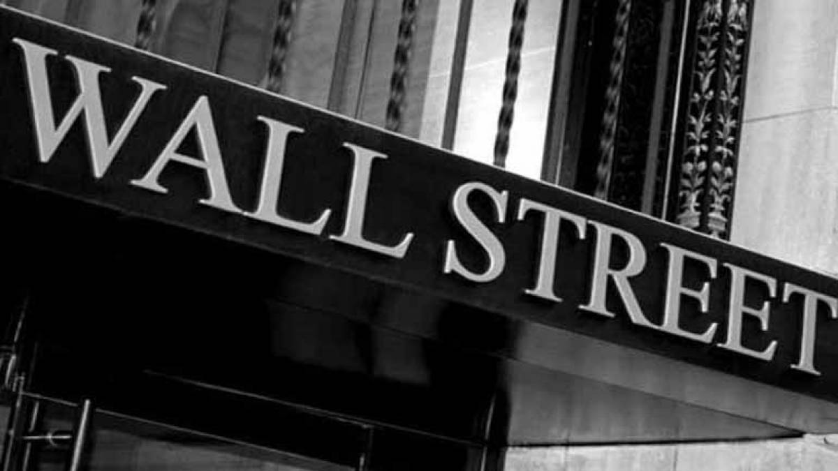 Wall: Μικτά πρόσημα με το βλέμμα στο εμβόλιο της J&amp;J