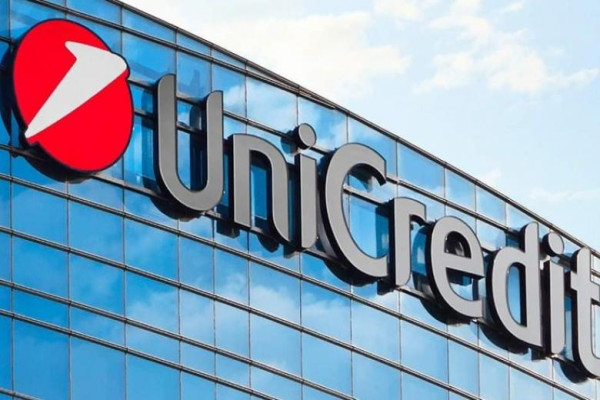 Unicredit: Καθαρά κέρδη 2,3 δισ. ευρώ το γ' τρίμηνο