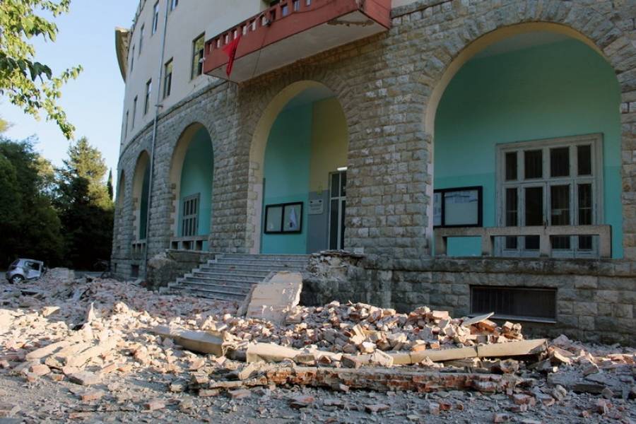Η επόμενη μέρα του σεισμού στην Αλβανία (photos &amp; videos)