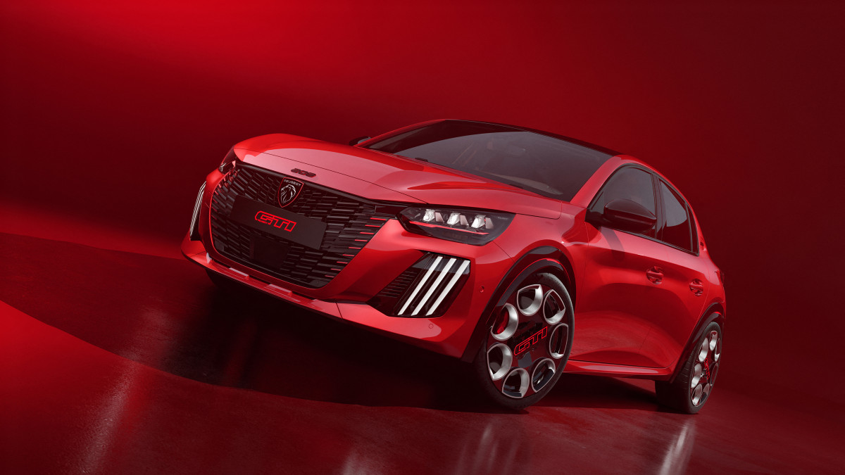 Στη θρυλική πίστα του Le Mans, η PEUGEOT παρουσίασε το νέο E-208 GTi.