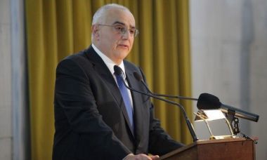 Γεύμα εργασίας Στουρνάρα-τραπεζιτών: Τα κόκκινα δάνεια στο μενού