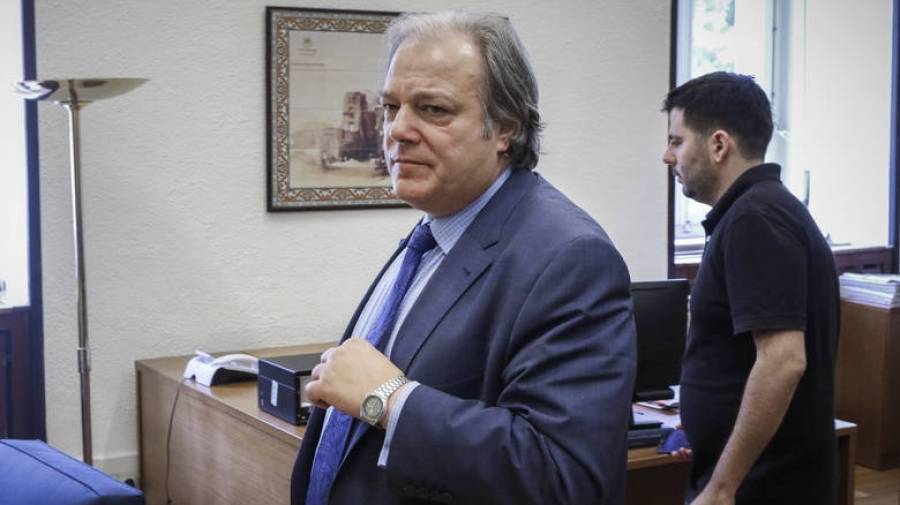 Ο Ρουβίκωνας πίσω από την επιχείρηση εισβολής στο γραφείο Κατσίκη