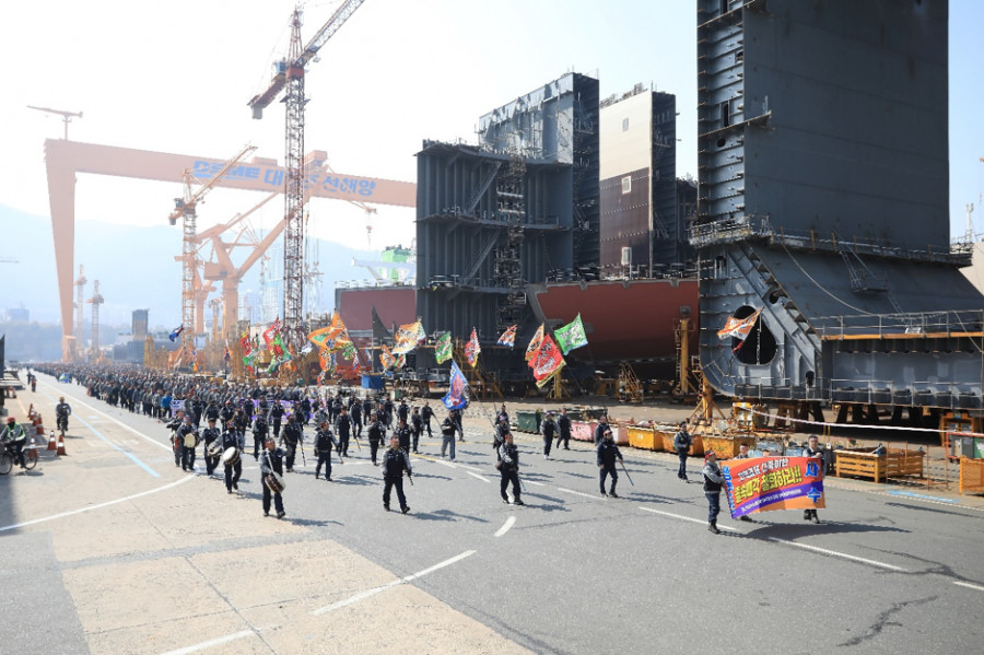 Νότια Κορέα:Οι εργαζόμενοι στα ναυπηγεία διαμαρτύρονται για εισροή ξένων εργατών