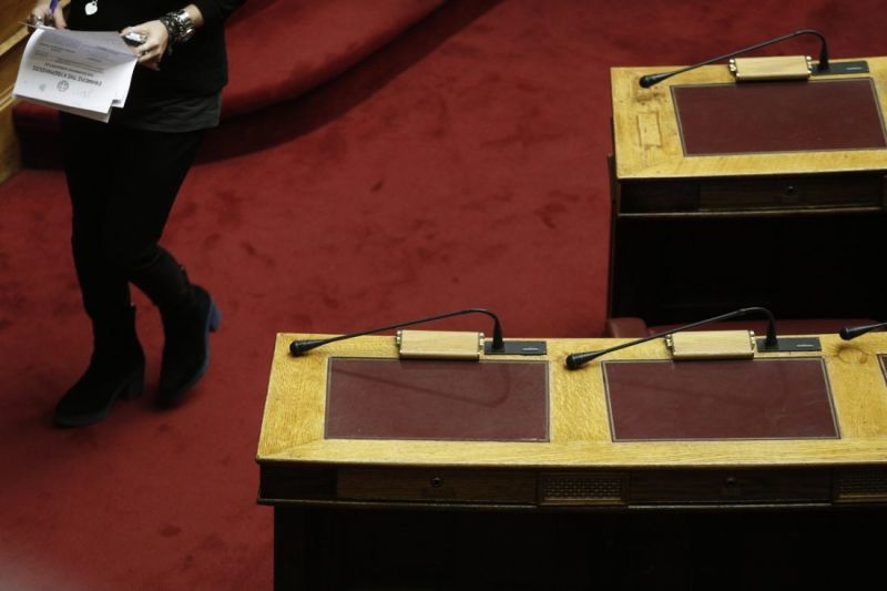 Στο...δρόμο για τη Βουλή το πολυνομοσχέδιο-600 σελίδες με 50 προαπαιτούμενα