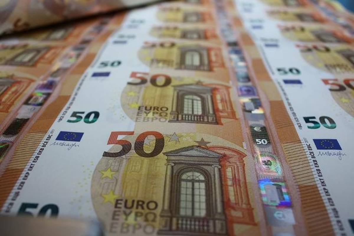 ΤτΕ: Αύξηση καταθέσεων και αρνητική ροή χρηματοδότησης το Μάιο
