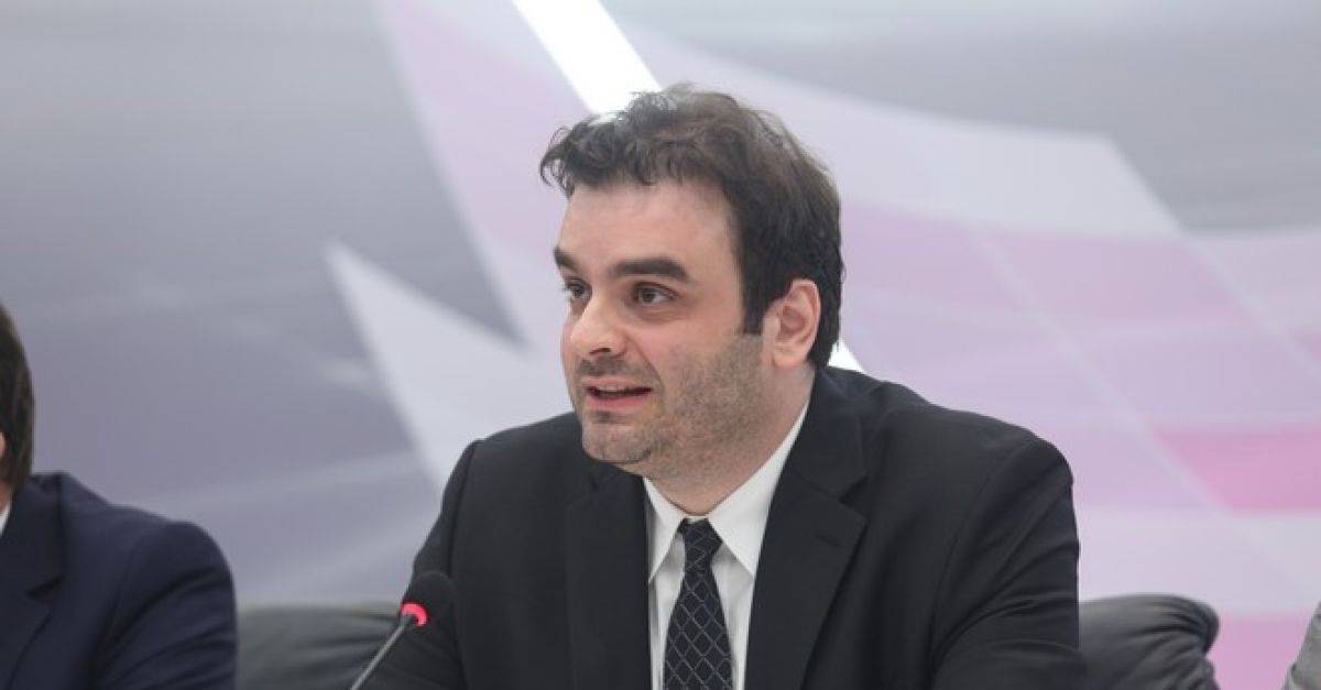 Συναντήσεις Πιερρακάκη για την απλούστευση των διαδικασιών μεταβίβασης ακινήτων