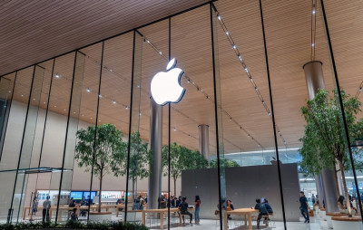 Apple: Ξεκινάει τον Σεπτέμβριο το υβριδικό μοντέλο εργασίας