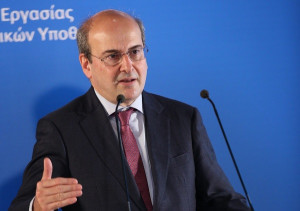 Χατζηδάκης: 51.000 κενές θέσεις εργασίας στον τουρισμό-Έλεγχοι για παραβίαση ωραρίου