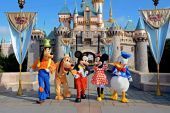 "Σκανάρει" την Ελλάδα για προσωπικό η Disneyland- Τι ειδικότητες ψάχνει;