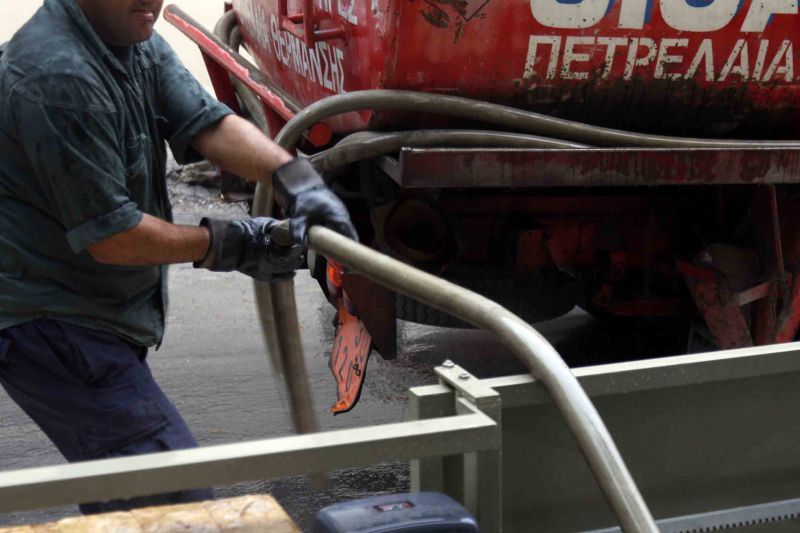 Με τιμή 0,93 ευρώ το λίτρο ξεκίνησε η διανομή πετρελαίου θέρμανσης