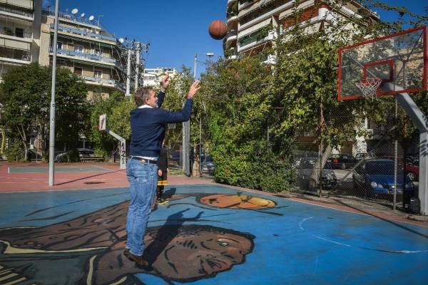 Ο Γερουλάνος στη γειτονιά των Αντετοκούνμπο