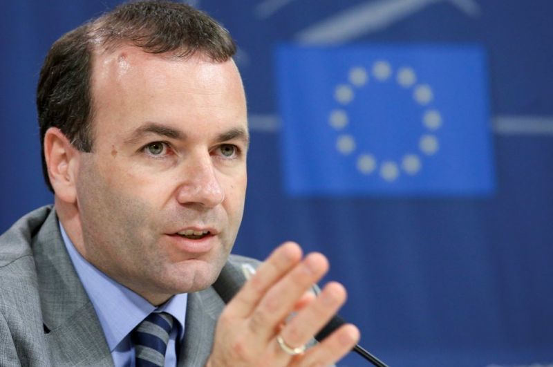 Βέμπερ: «Να βγει η Ελλάδα από τη Σένγκεν»
