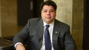 Ποιον σκέφτεται ο Μπάιντεν για διάδοχο του Πάιατ στην Ελλάδα