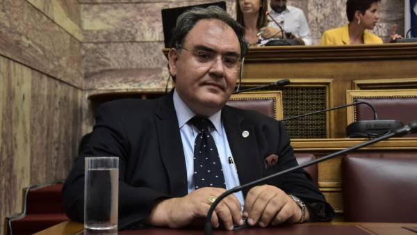 Σαρηγιάννης: Ανθεκτική η μετάλλαξη Έψιλον στα αντισώματα και τα εμβόλια