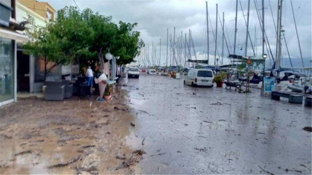 Στο έλεος της κακοκαιρίας η Δυτική Ελλάδα-Νεκρός εργάτης από κεραυνό
