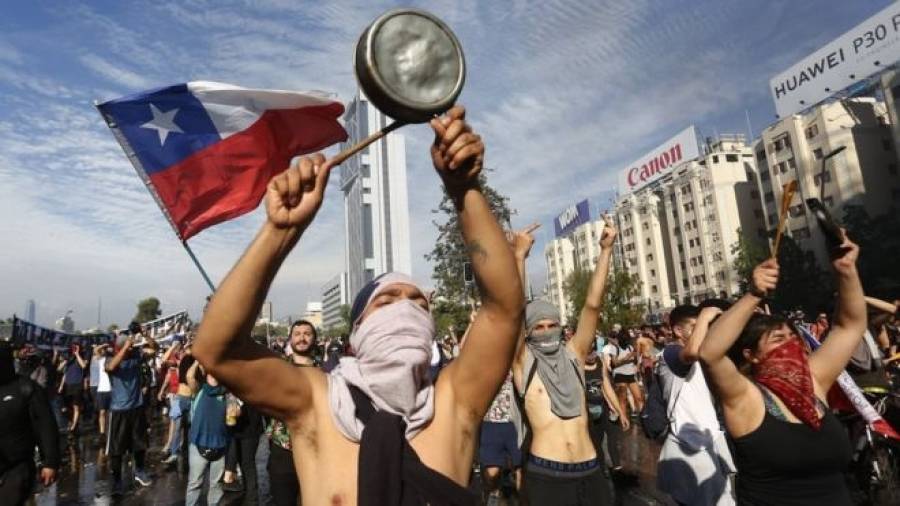 Τι συμβαίνει στη Χιλή: Οργή λαού, «συγγνώμη» Πινέρα, άγνωστη συνέχεια