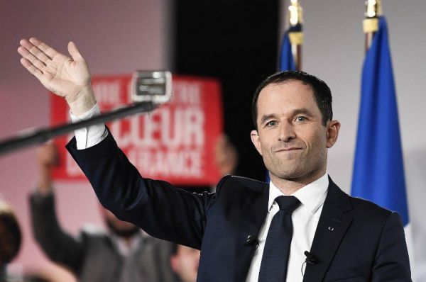 Γαλλία: Στον Μπενουά Αμόν το χρίσμα των Σοσιαλιστών