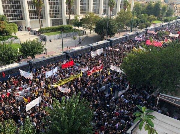 Η δίκη της ΧΑ και η εκτόξευση των κρουσμάτων