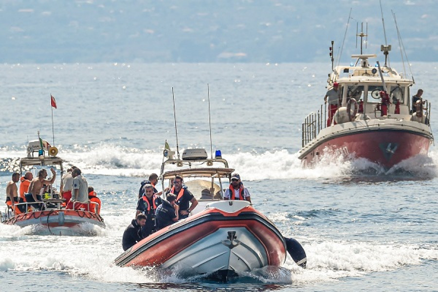 Ναυάγιο Σικελία: «Ξύπνησα τον καπετάνιο πριν πάρει κλίση το γιοτ»