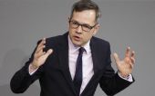 Ροτ: Η Γαλλία πρέπει να επιταχύνει τις μεταρρυθμίσεις