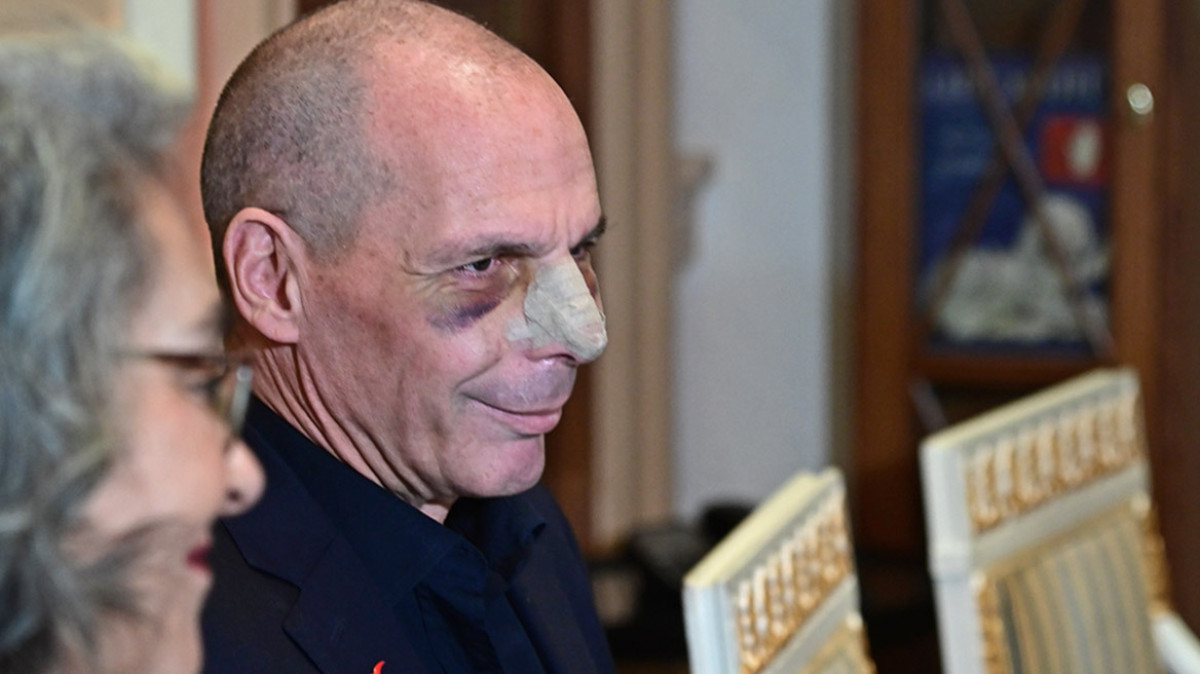 Επίθεση στον Βαρουφάκη: Ελεύθερος με περιοριστικούς όρους ο 17χρονος