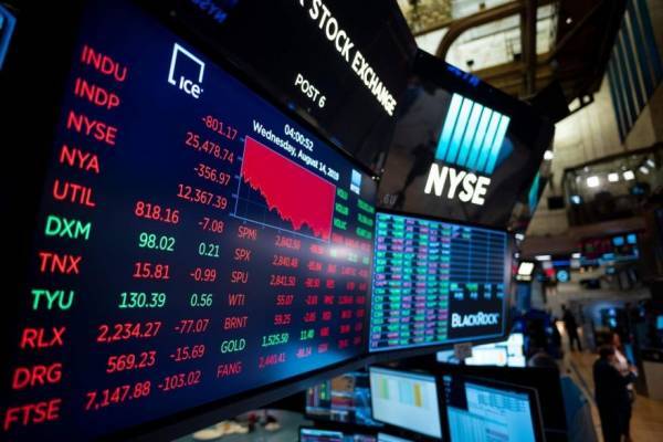 Ισχυρή άνοδος για τη Wall Street-Κοντά σε ρεκόρ ο S&P 500