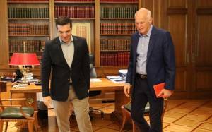 Πώς ο Τσίπρας έβαλε τον ΓΑΠ στην Βουλή