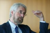 Πράετ: Περιστασιακή η πτώση του δομικού πληθωρισμού