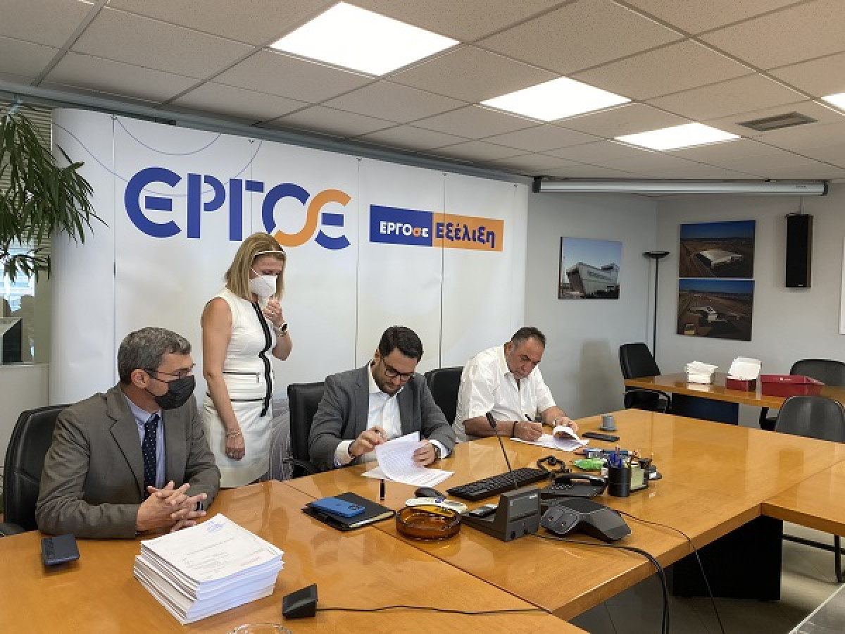 Υπεγράφη η σύμβαση για ηλεκτροκίνηση στη νέα διπλή γραμμή Κιάτο-Ροδοδάφνη