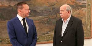 Οι τρεις... επισφάλειες που υπογραμμίζει ο Στουρνάρας